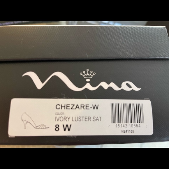 A classic peep toe pump on a slender mid sized heel. - Picture 5 of 5